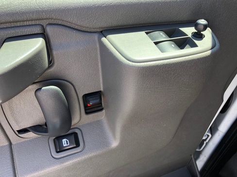 Used 2018 Chevrolet Express 2500 w/ Driver Convenience Package image 16