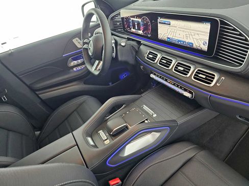 Used 2026 Mercedes-Benz GLS 580 4MATIC image 11