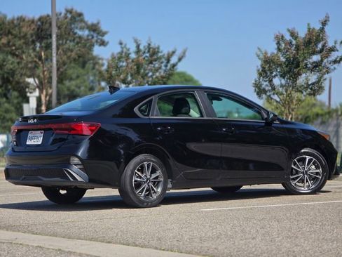 Used 2022 Kia Forte LXS FWD image 8