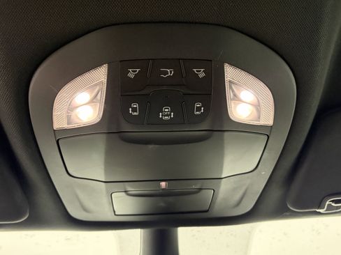 Used 2025 Chrysler Pacifica Select image 30