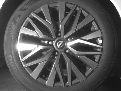 Used 2025 Nissan Altima 2.5 SV FWD image 15