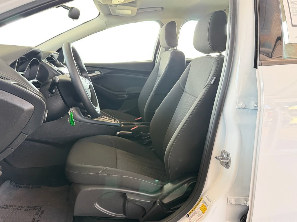 Used 2018 Ford Focus SE FWD image 9