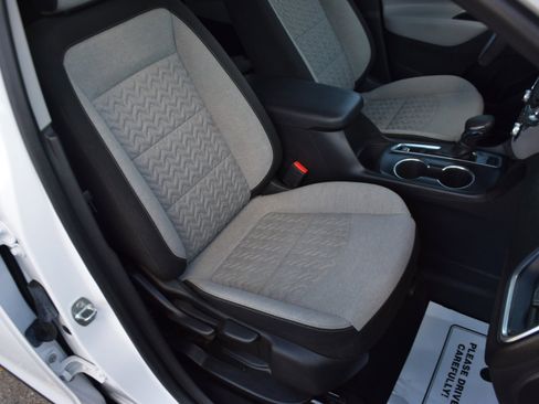 Used 2023 Chevrolet Equinox LS w/ LS Convenience Package image 18