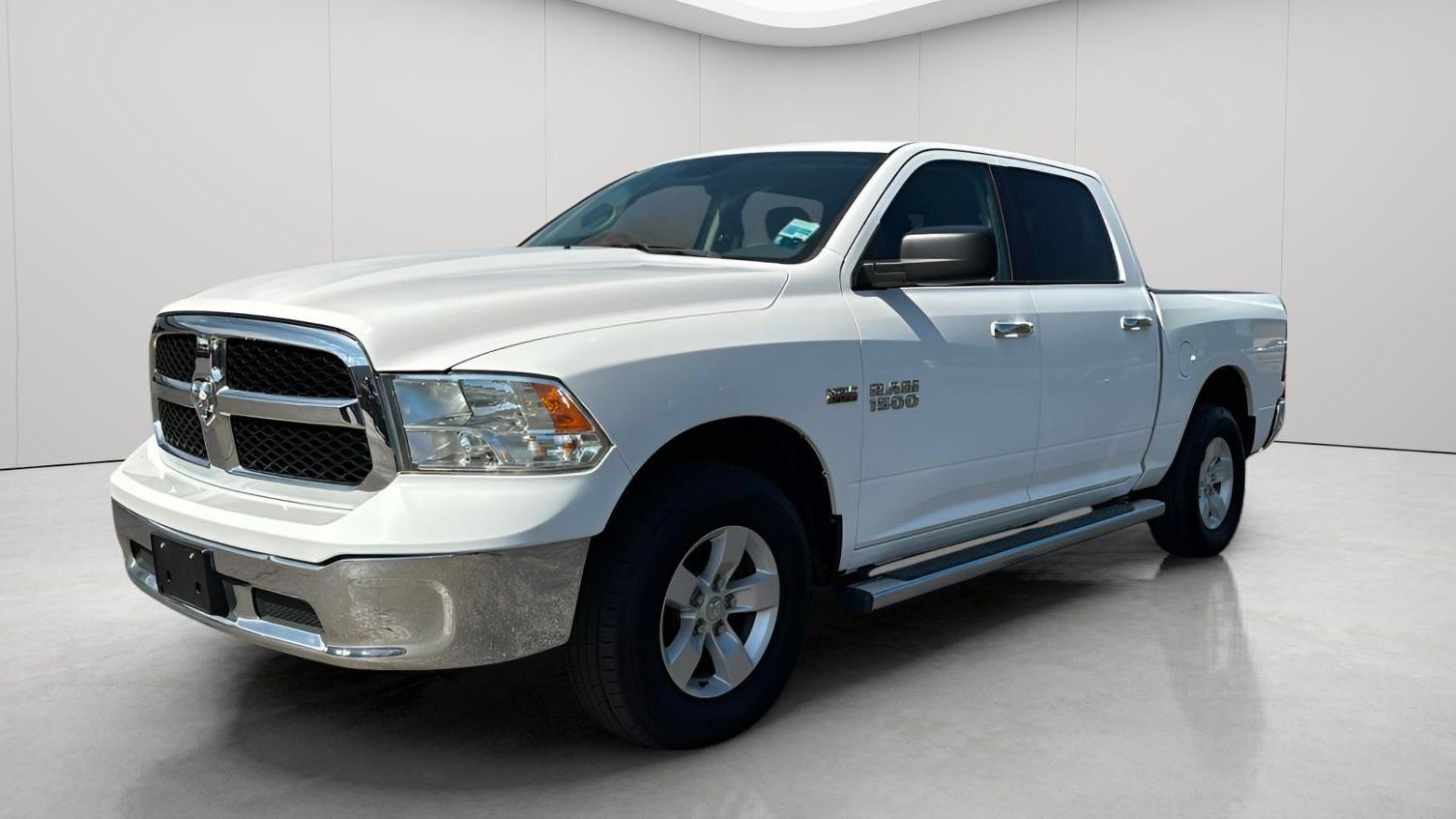 Used 2018 RAM 1500 Classic SLT AWD/4WD image 10