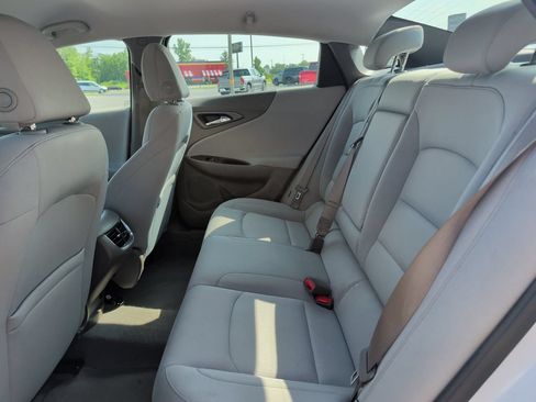 Used 2022 Chevrolet Malibu LT FWD image 18