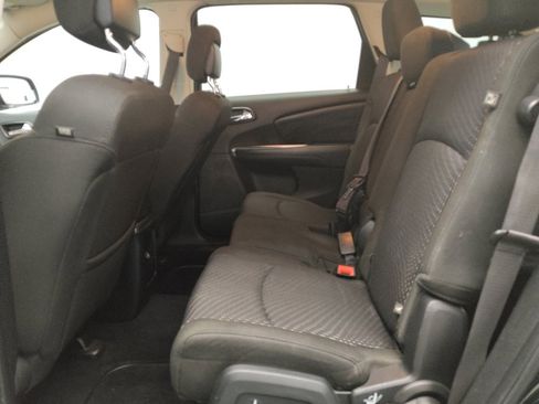 Used 2019 Dodge Journey SE image 18