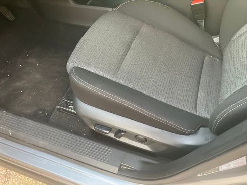 Used 2021 Nissan Rogue SV image 9