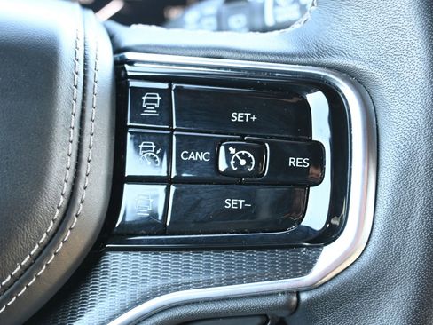 Used 2024 Jeep Grand Wagoneer L Series II AWD/4WD image 12