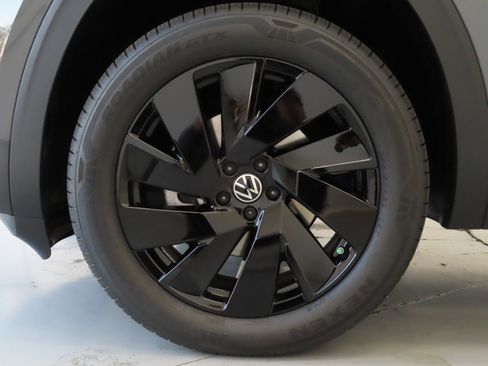 Used 2026 Volkswagen Atlas SE FWD image 27