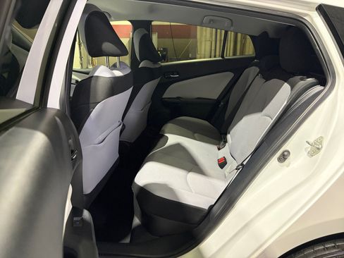 Used 2022 Toyota Prius LE AWD/4WD image 24