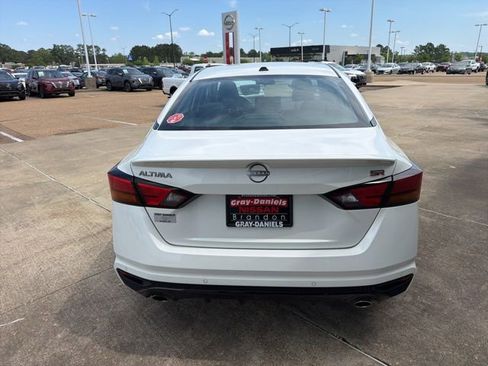 New 2026 Nissan Altima 2.5 SR image 3