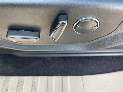 Used 2015 Ford F150 XLT w/ Equipment Group 302A Luxury image 9