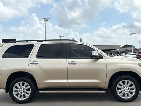 Used 2014 Toyota Sequoia Platinum RWD image 6