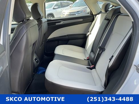 Used 2020 Ford Fusion SE w/ Equipment Group 151A image 14