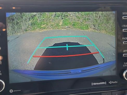 Used 2022 Toyota Highlander XLE image 25