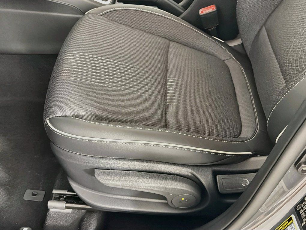Used 2026 Hyundai Venue SEL FWD image 24