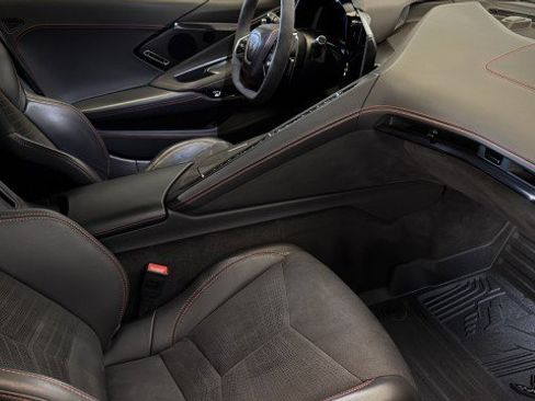 Used 2024 Chevrolet Corvette Stingray Premium Cpe w/ Z51 Performance Package image 13