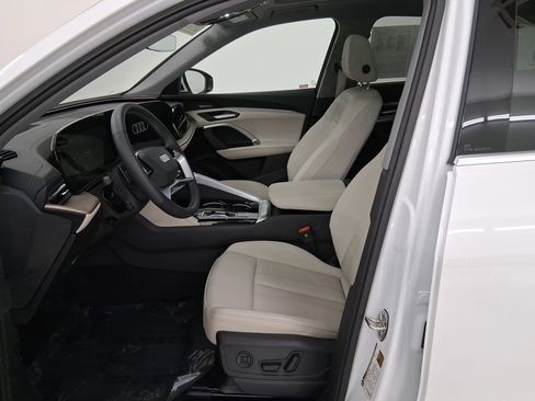 Used 2025 Audi Q5 Premium Plus w/ Premium Plus image 5