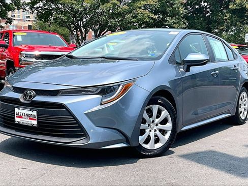 Used 2024 Toyota Corolla LE FWD image 1
