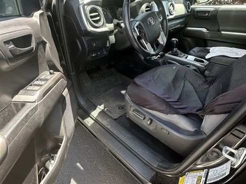 Used 2023 Toyota Tacoma SR5 w/ Technology Package AWD/4WD image 11
