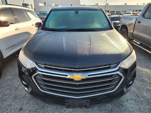 Used 2018 Chevrolet Traverse LT image 2