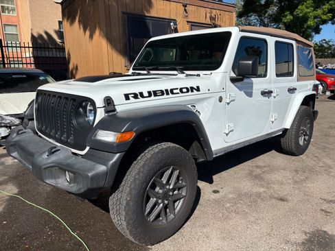 Used 2022 Jeep Wrangler Unlimited Rubicon w/ Cold Weather Group image 1