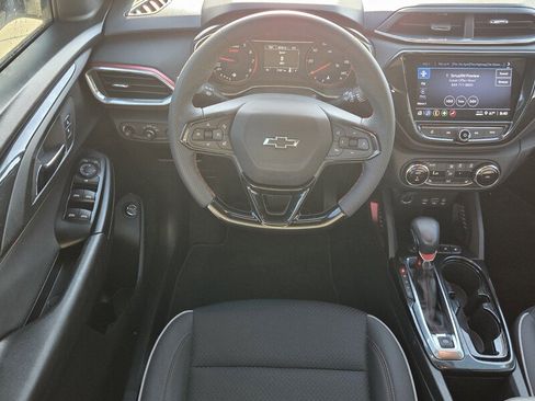 Used 2023 Chevrolet TrailBlazer RS w/ Sun and Liftgate Package image 11