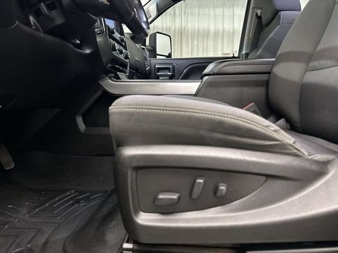 Used 2019 Chevrolet Silverado 1500 LT w/ All Star Edition AWD/4WD image 17