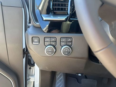 New 2026 GMC Sierra 1500 SLT w/ SLT Convenience Package image 26