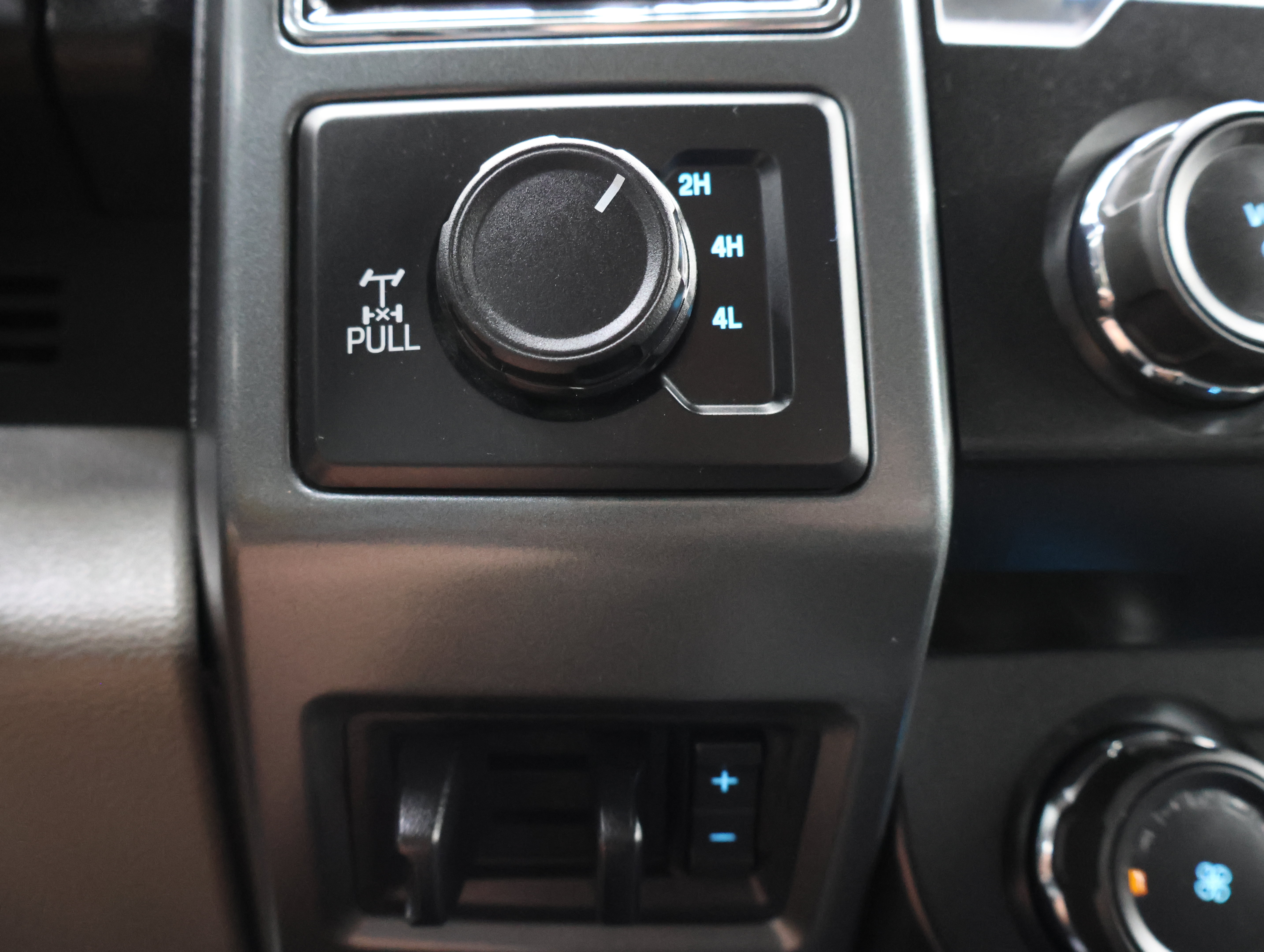 Used 2021 Ford F250 XLT w/ XLT Premium Package AWD/4WD image 43