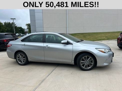Used 2016 Toyota Camry SE FWD image 2
