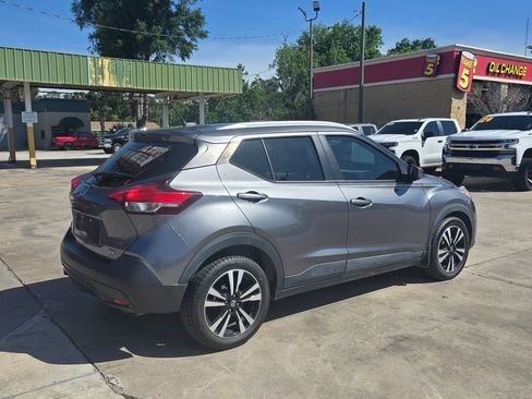 Used 2018 Nissan Kicks SV FWD image 7