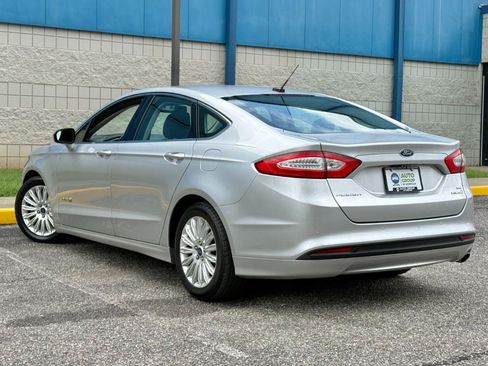 Used 2015 Ford Fusion SE w/ Equipment Group 502A FWD image 7