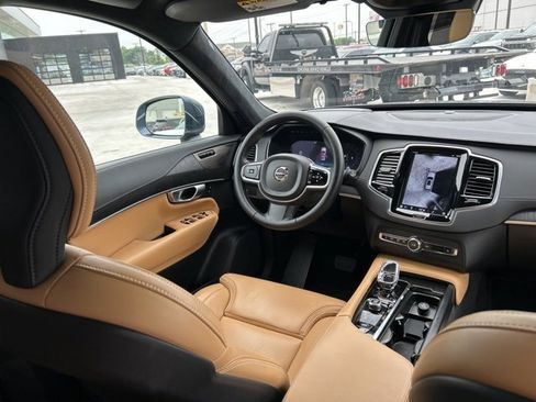 Used 2024 Volvo XC90 B6 Ultimate w/ Lounge Package image 18