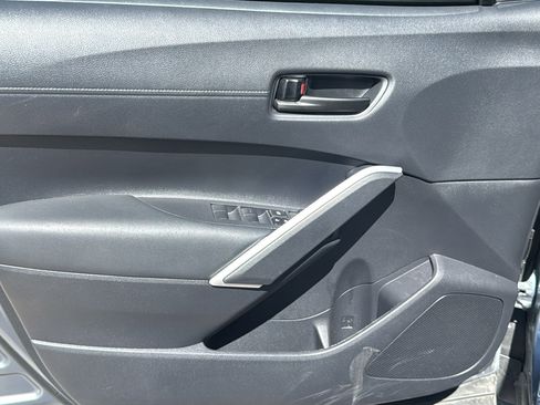 Used 2024 Toyota Corolla Cross AWD Hybrid image 11