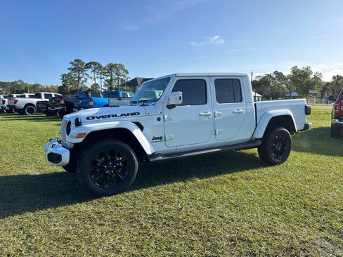 Certified 2021 Jeep Gladiator Overland AWD/4WD image 7
