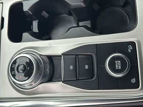 Certified 2022 Ford Explorer XLT w/ Equipment Group 202A image 25