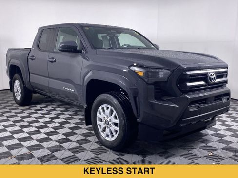 Used 2025 Toyota Tacoma SR5 w/ SR5 Upgrade Package AWD/4WD image 59