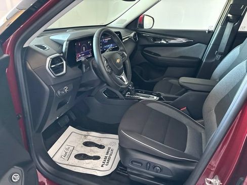 Used 2024 Chevrolet TrailBlazer LT w/ Convenience Package AWD/4WD image 11