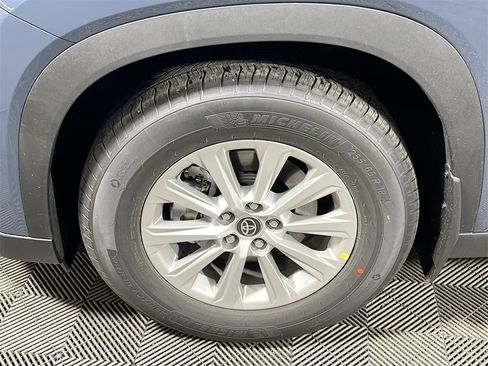 New 2026 Toyota Grand Highlander XLE image 25