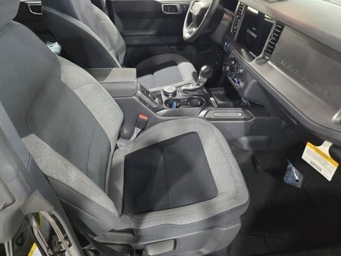 New 2025 Ford Bronco 4-Door image 7