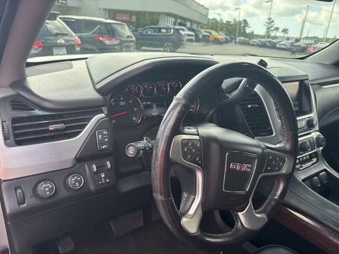 Used 2016 GMC Yukon SLT w/ Open Road Package AWD/4WD image 16