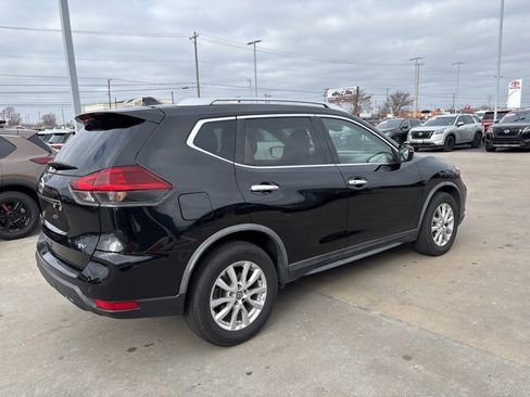 Certified 2020 Nissan Rogue SV image 3