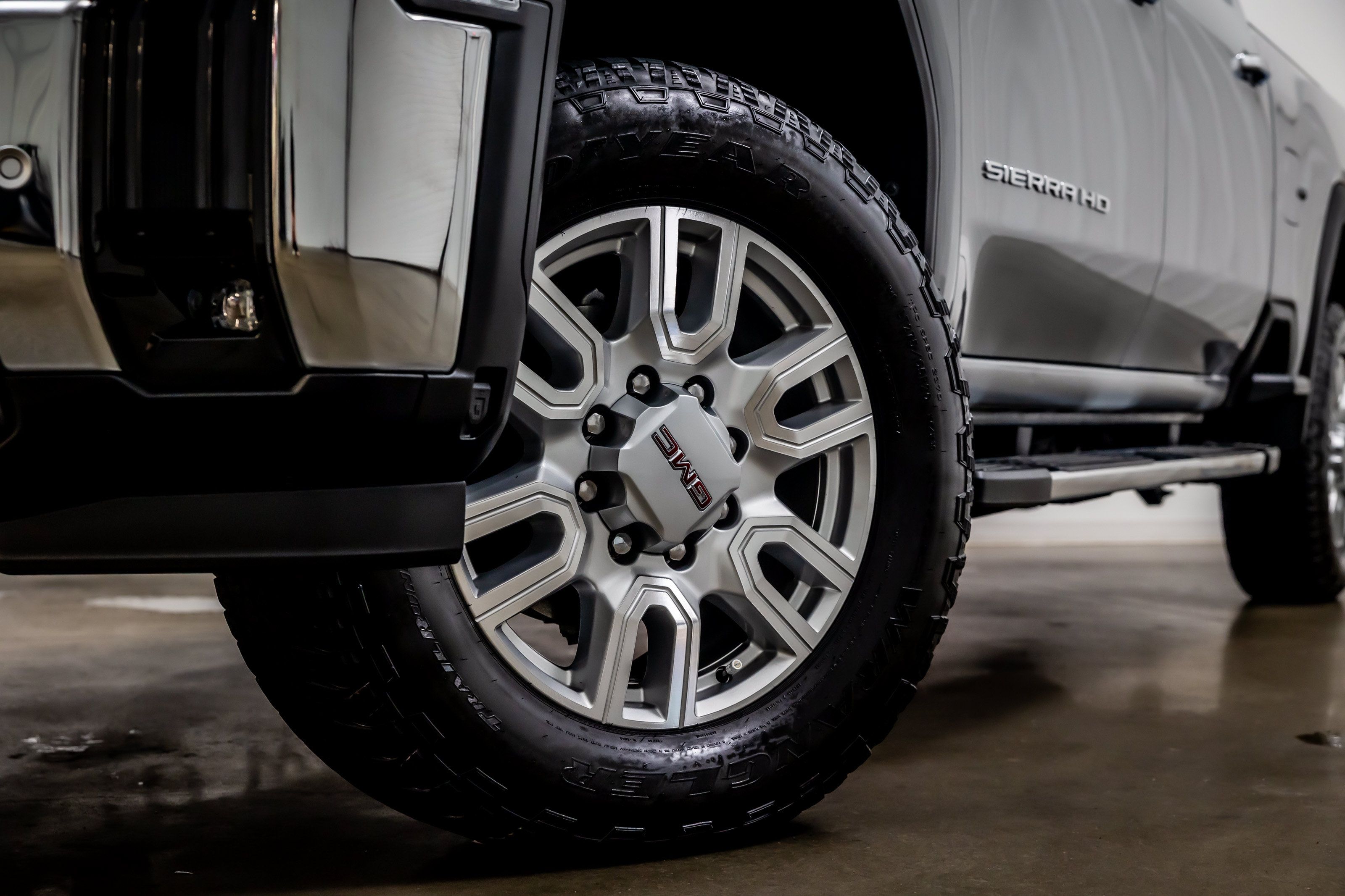 Used 2024 GMC Sierra 2500 SLT w/ SLT Premium Package AWD/4WD image 25