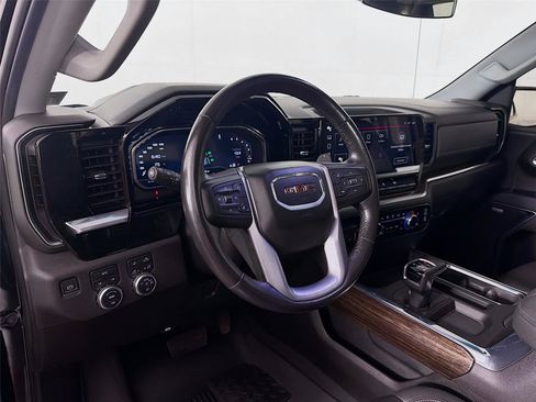 Used 2022 GMC Sierra 1500 Elevation w/ Elevation Premium Package AWD/4WD image 16
