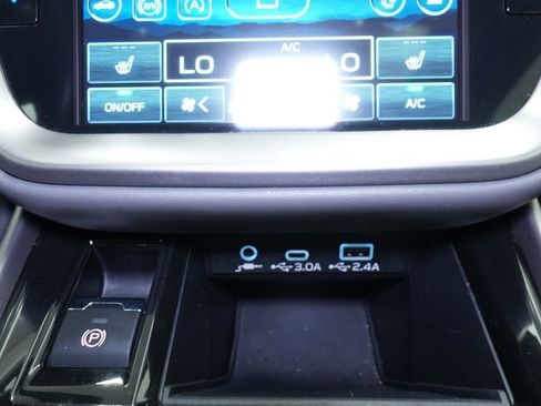 Used 2025 Subaru Outback Onyx Edition AWD/4WD image 32