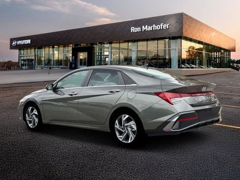 New 2026 Hyundai Elantra Limited FWD image 4