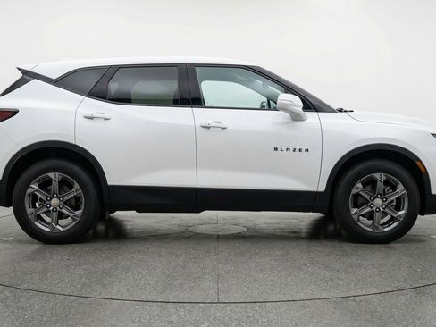 Used 2025 Chevrolet Blazer LT image 11