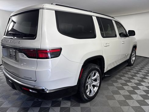 Used 2022 Jeep Wagoneer Series II AWD/4WD image 5