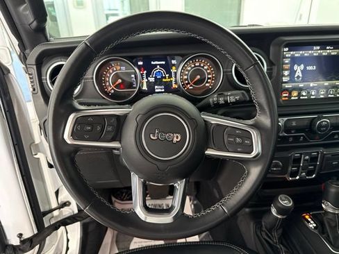 Used 2022 Jeep Wrangler Unlimited Sahara AWD/4WD image 24